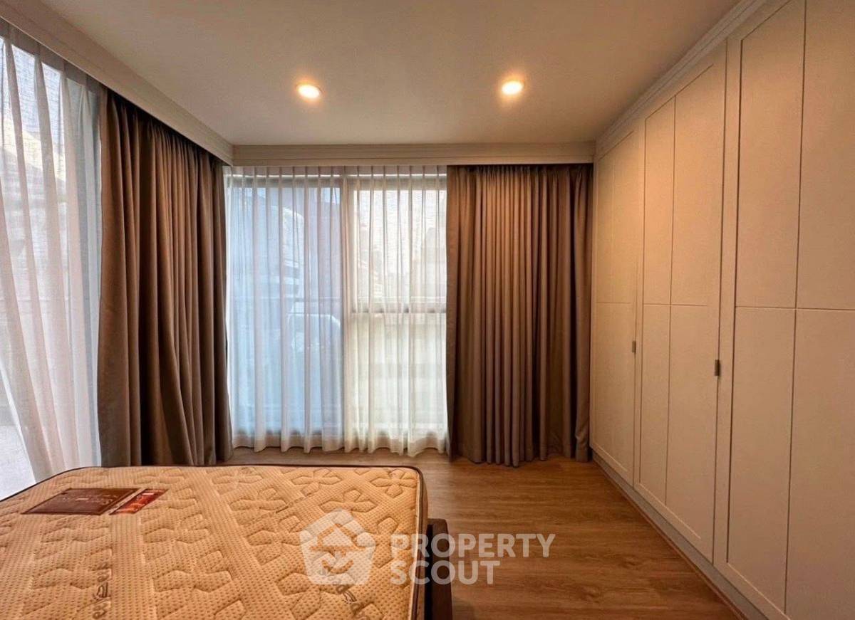 รูป คอนโด 2 ห้องนอน 135 ตร.ม. ใกล้ BTS ชิดลม 200 ม. – นิวเฮ้าส์ คอนโด (ID 3092134) - รูปที่ 8/12