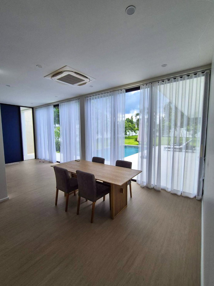 picture Luxury Single-Storey Pool Villa for Sale - 12/22