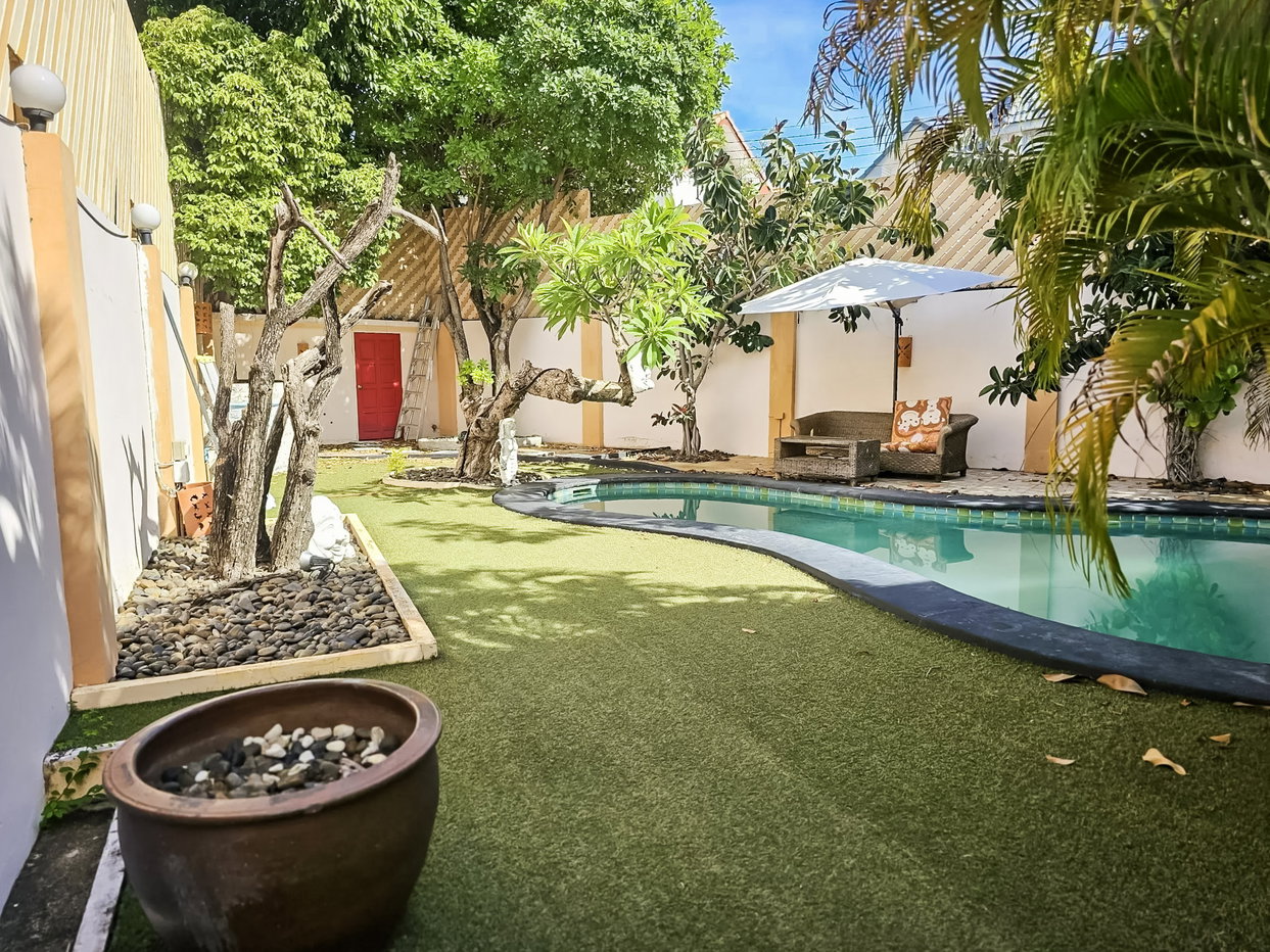 รูป Luxury Pool Villa for Sale North Pattaya Near Beach 4 Bedroom - รูปที่ 2/14