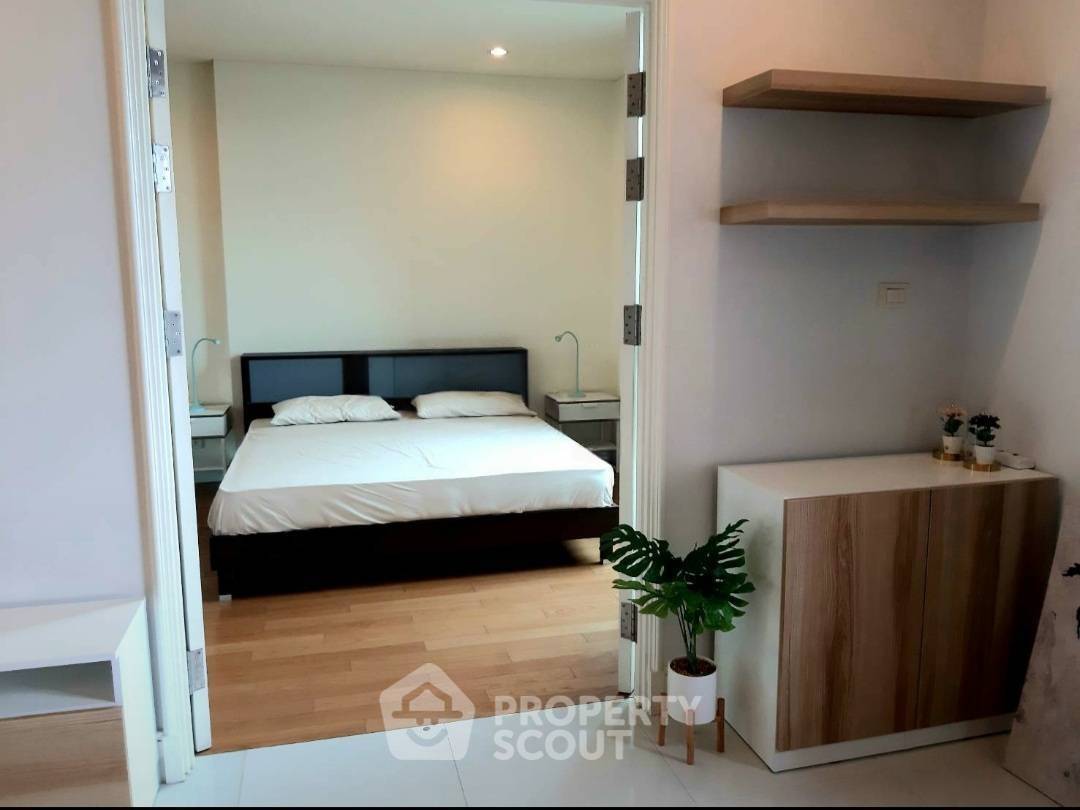 picture Pet-Friendly 1-BR Condo At Aguston Sukhumvit 22 Near MRT Queen Sirikit (ID 2961995) - 2/7