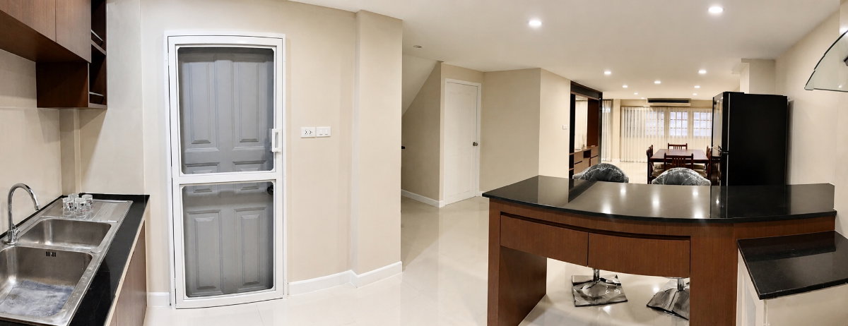 รูป ให้เช่า Townhome 3 ชั้น ซอยเอกมัย (ตรงข้ามซอยเอกมัย 4) ทำเลใจกลางสุขุมวิท เพียง 600 เมตรจาก BTS เอกมัย เหมาะสำหรับอยู่อาศัยหรือทำ Home Office - รูปที่ 3/10