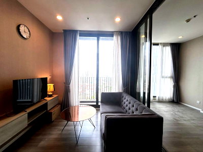 คอนโดให้เช่า : ✨ให้เช่า | Whizdom Essence Sukhumvit | 2 นอน 2 น้ำ |  55 ตรม. | ใกล้ BTS📞 088-080-5558