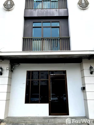 Townhouses for sale Ramkhamhaeng University : 6 Bedroom Townhouse for sale at Chic District Ram 53  6578456