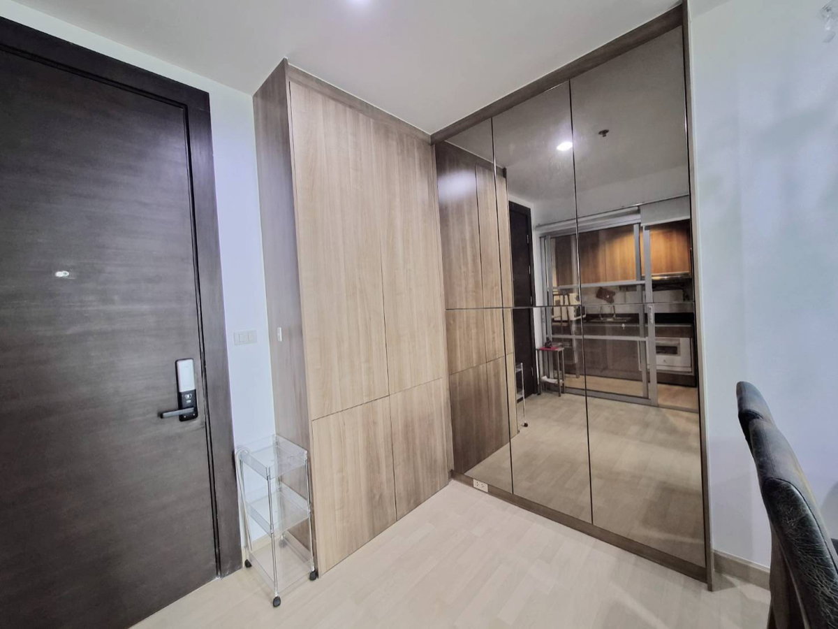 picture Condo for Sale✨“𝐑𝐡𝐲𝐭𝐡𝐦 𝐑𝐚𝐭𝐜𝐡𝐚𝐝𝐚“ ✨𝐒𝐩𝐞𝐜𝐢𝐚𝐥 𝐏𝐫𝐢𝐜𝐞 𝟒.𝟔𝟓 𝐌𝐁.❗️Size 46 Sq.m. 21st Floor - 11/26