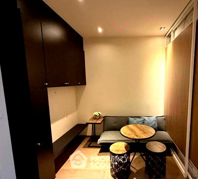 Condos for sale : 1-BR Condo At Park Origin Phrom Phong, 24th-Floor Near BTS Phrom Phong (ID 3094872)