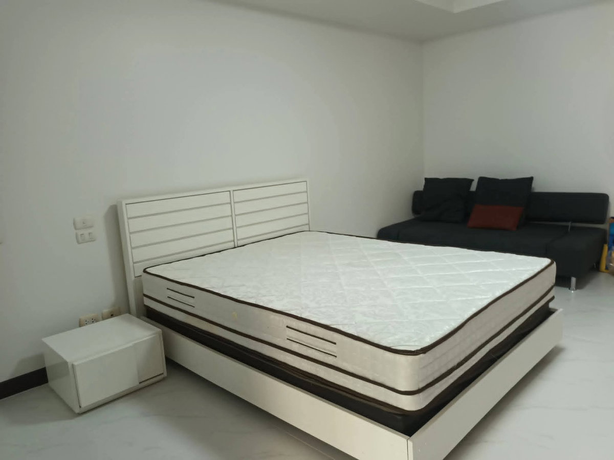 รูป Happy Condo รัชดา 18 | 8,500 บาท/เดือน | ห้องกว้าง 30 ตร.ม. เฟอร์ครบ พร้อมอยู่ ใกล้ MRT ห้วยขวาง–สุทธิสาร - รูปที่ 1/8