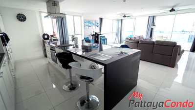 Condos for sale : 🛏️ 3 Bed - 🛁 4 Bath - 🏙️ Sea View - 🌏 FOREIGN name - 🏢 Sky Residences Pattaya - Ref: AMR97