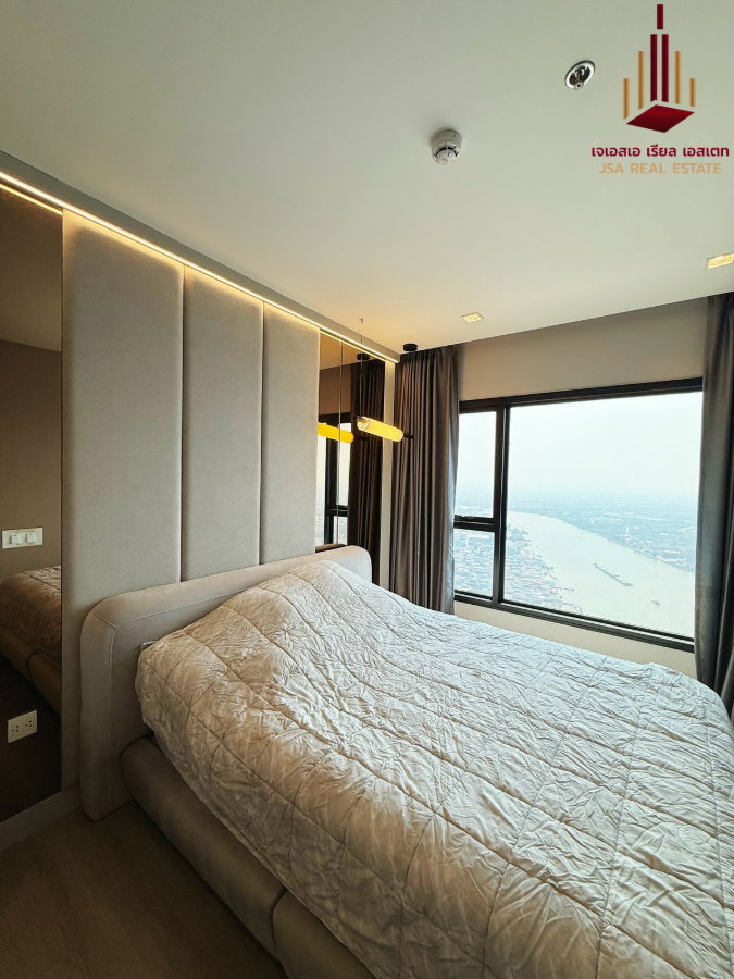 picture ✨ For Sale: The Politan Rive Condo ✨ 💰 Only 5,000,000 THB - 2/4