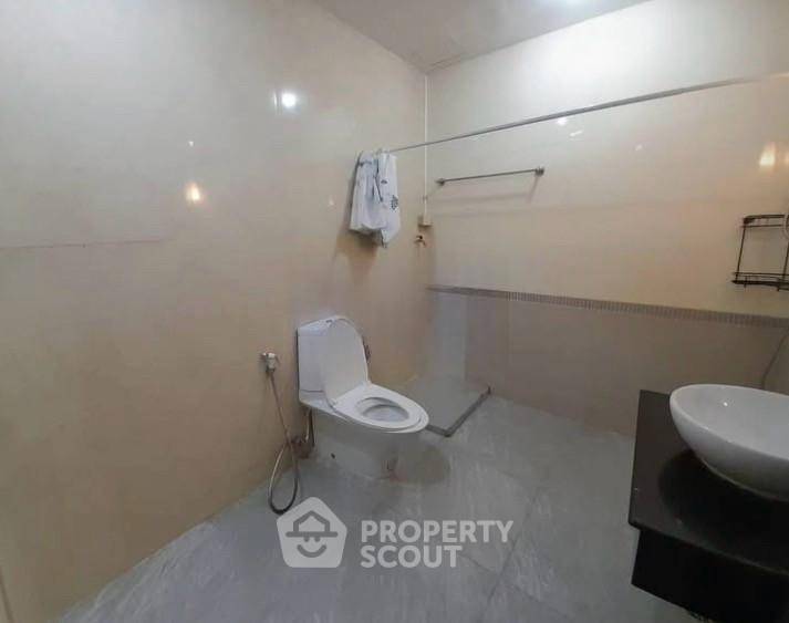 picture 1-BR 48 Sqm Condo, Baan Klang Krung Siam-Pathumwan, 100m to BTS Ratchathewi (ID 3084416) - 6/10