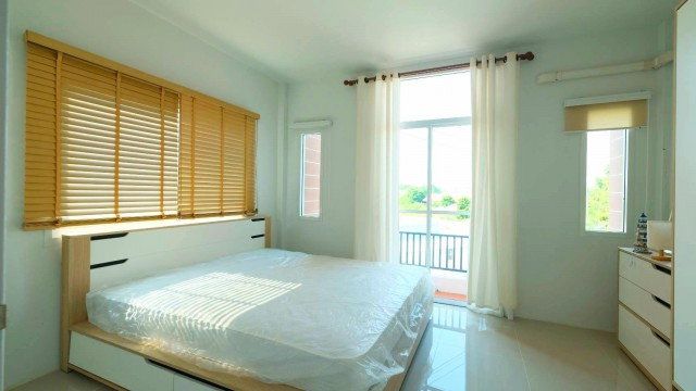 รูป บ้านฉาง ระยอง ใกล้รพ.สต.พลา 500 ม. ทาวน์โฮม 2 ชั้น ห้องมุม 2 นอน 2 น้ำ ขนาด 25 ตร.ว. 200 ตร.ม.เฟอร์ฯ และเครื่องใช้ไฟฟ้าคร - รูปที่ 3/8