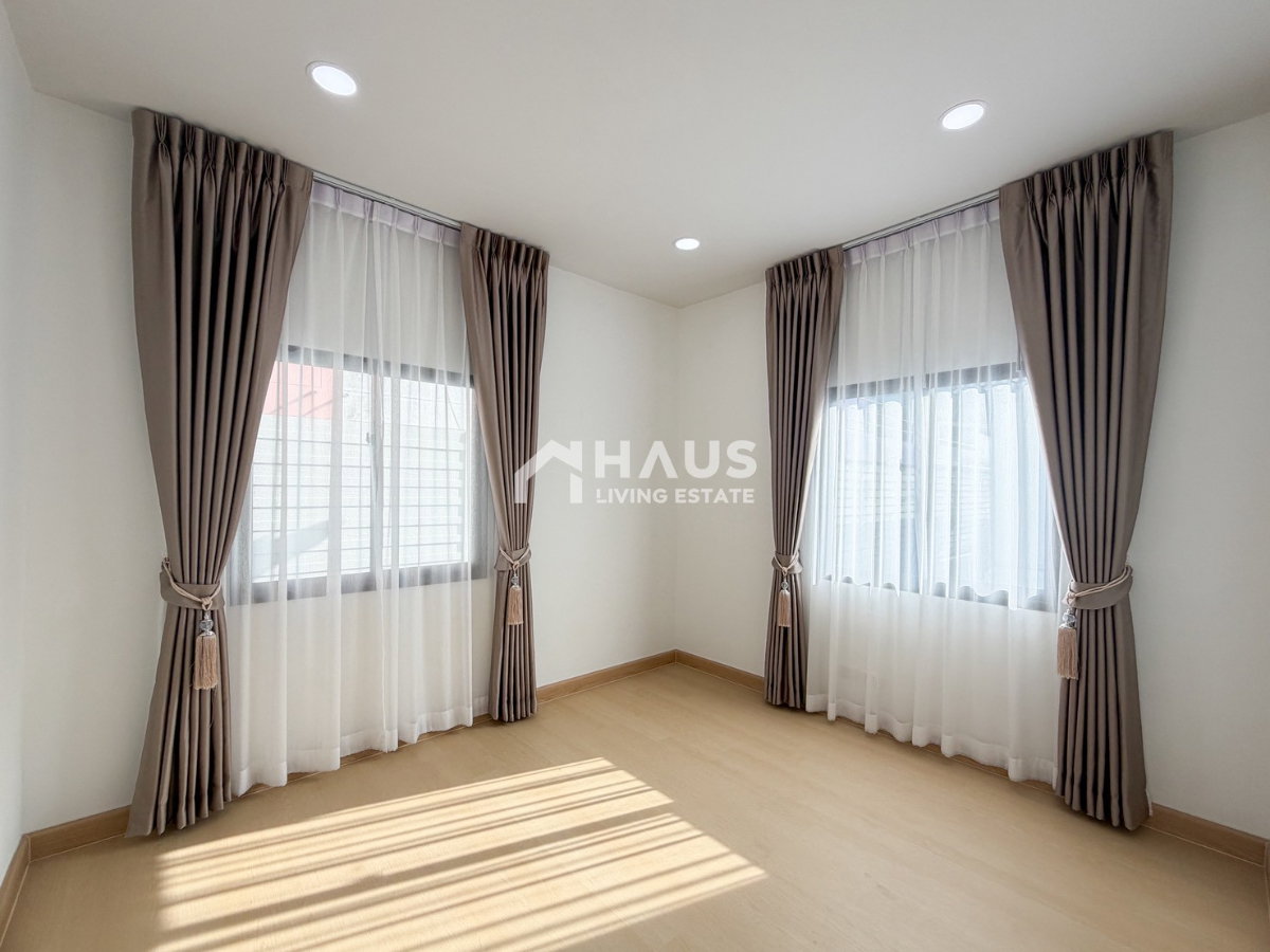 picture Zerene Petchkasem - Phutthamonthon Sai 3 / 4 Bedrooms #HPHU062 - 22/27