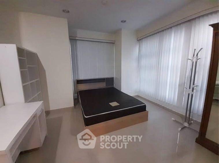 picture 1-BR 48 Sqm Condo, Baan Klang Krung Siam-Pathumwan, 100m to BTS Ratchathewi (ID 3084416) - 2/10