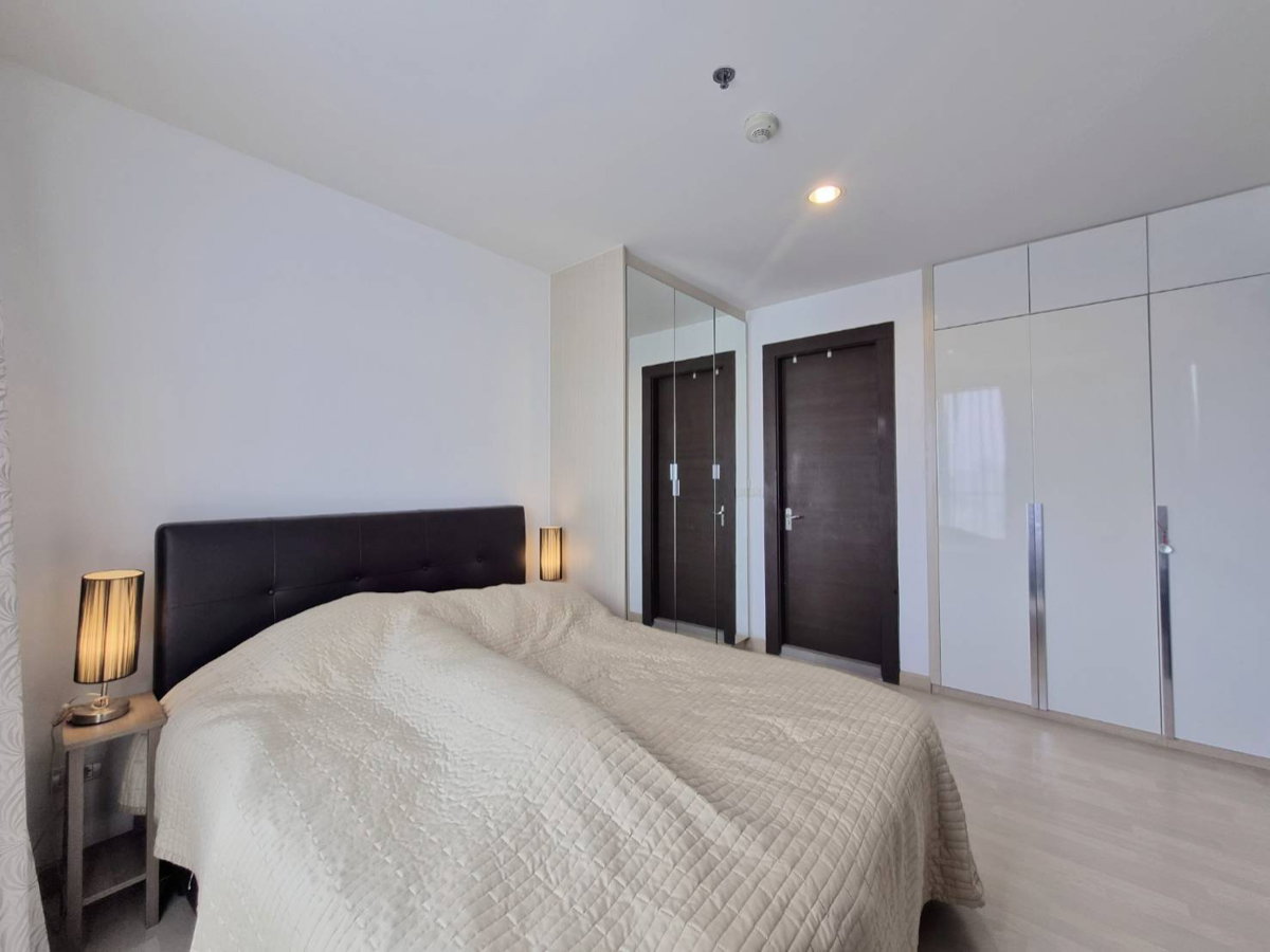 picture Condo for Sale✨“𝐑𝐡𝐲𝐭𝐡𝐦 𝐑𝐚𝐭𝐜𝐡𝐚𝐝𝐚“ ✨𝐒𝐩𝐞𝐜𝐢𝐚𝐥 𝐏𝐫𝐢𝐜𝐞 𝟒.𝟔𝟓 𝐌𝐁.❗️Size 46 Sq.m. 21st Floor - 17/26