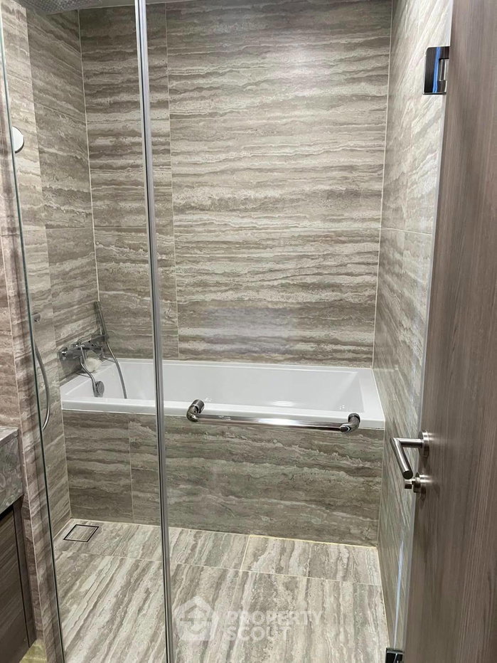 picture High-Floor 1-BR 42 Sqm Celes Asoke near MRT Sukhumvit (50m) (ID 2997521) - 11/11