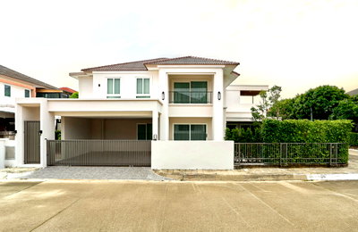 Houses for sale San Kamphaeng Chiang Mai : Premium Pool Villa for Sale Selling Price: THB 17,900,000