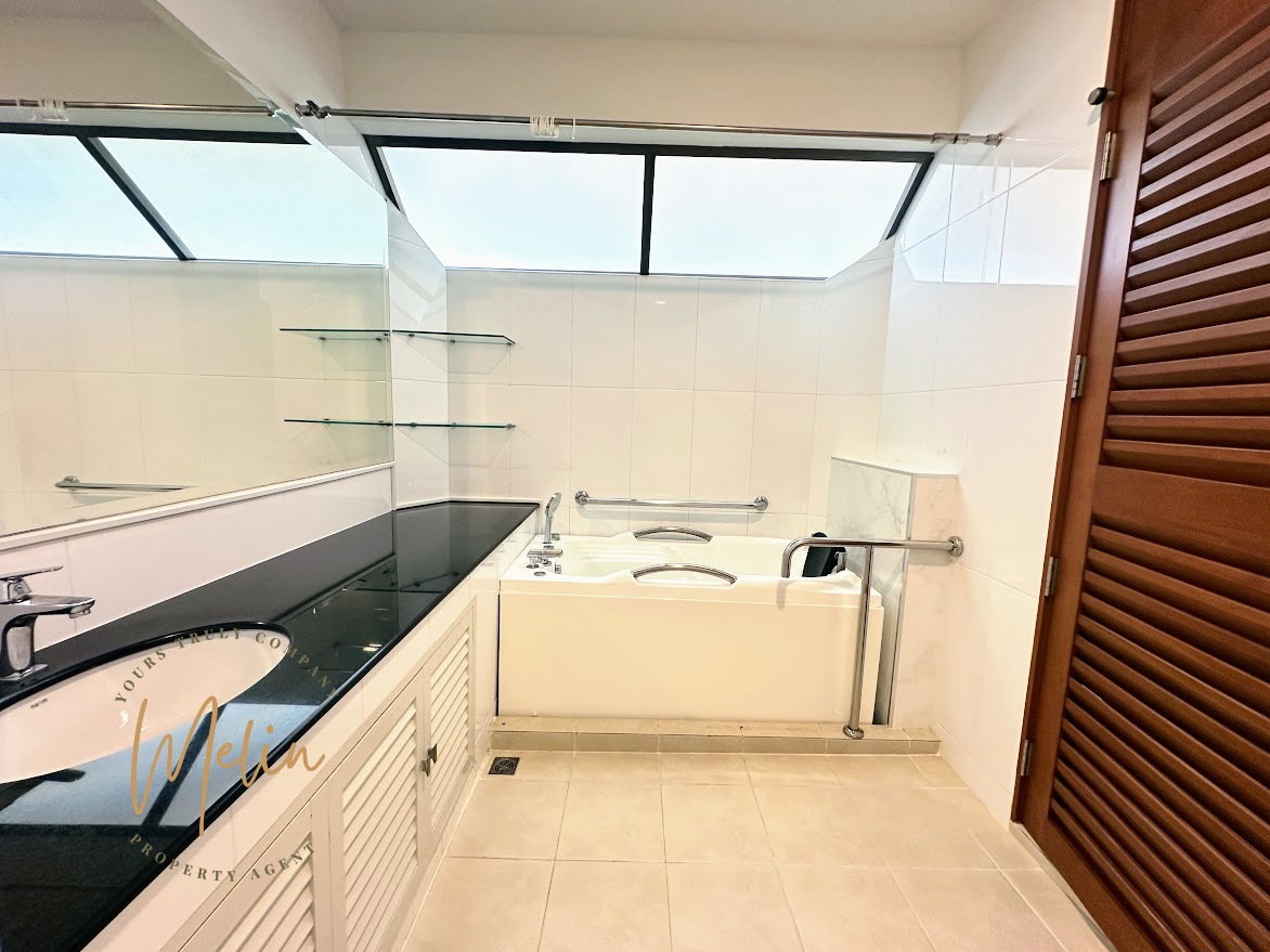 รูป ให้เช่า Ruamrudee Penthouse (ร่วมฤดี เพนท์เฮ้าส์) 3 นอน 3 น้ำ ใหญ่พิเศษ 295.13 ตร.ม. ระเบียงกว้างมาก วิวโล่ง ใกล้ BTS เพลินจิต - รูปที่ 12/23
