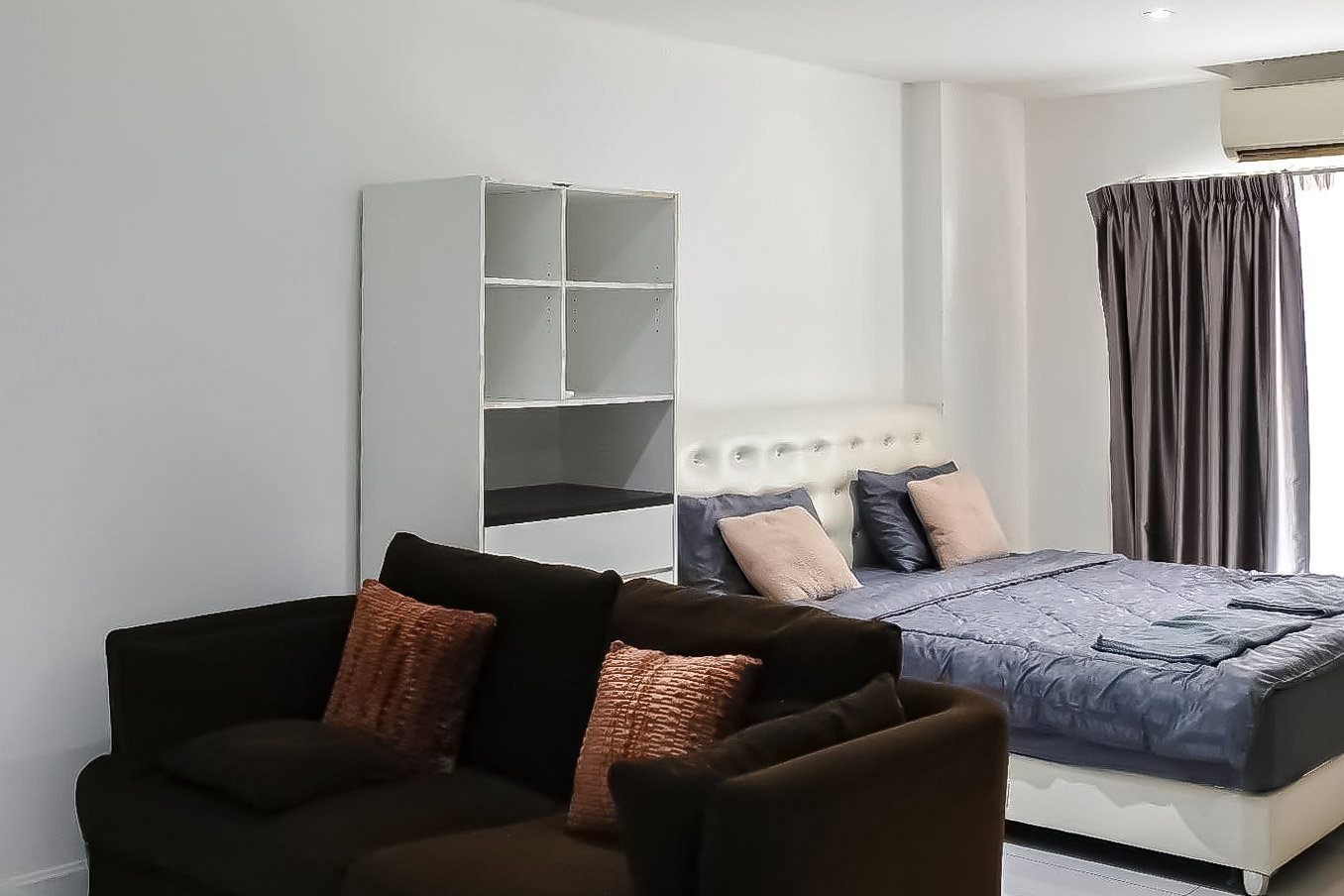 รูป The Place Pratumnak Condo for Rent Studio Fully Furnished - รูปที่ 2/8
