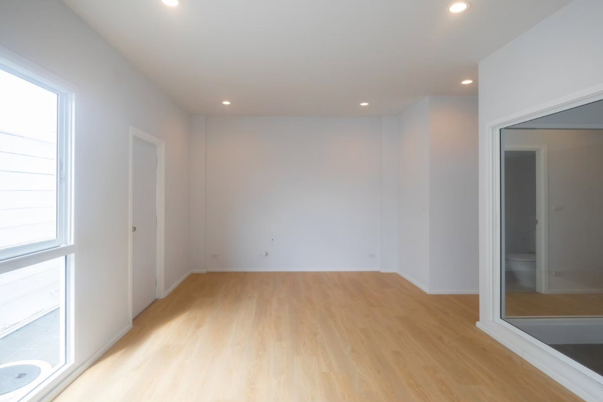 picture Modern 2-Storey Townhome for Sale - 6/20