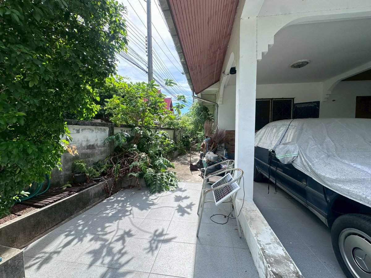 picture Single house for rent in Samet Thong Thani Village. - 11/13