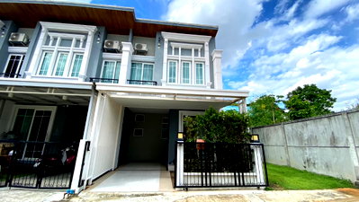 เช่าทาวน์โฮม สมุทรปราการ : 🏡✨ ให้เช่าทาวน์โฮม 2 ชั้น พร้อมอยู่  |  Golden Town สุขุมวิท - ลาซาล