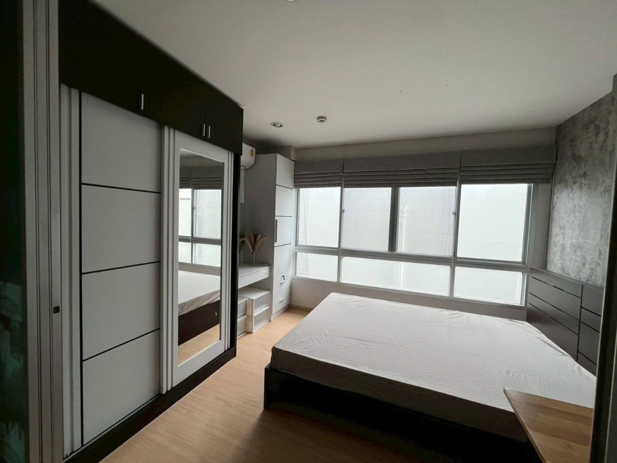 picture 🔥 The Classy Ratchadaphisek 19: Beautiful 31 sq.m. room near MRT Ratchadaphisek, only 10,000 THB/month. Ready to move in! 🏙️✨ - 9/13