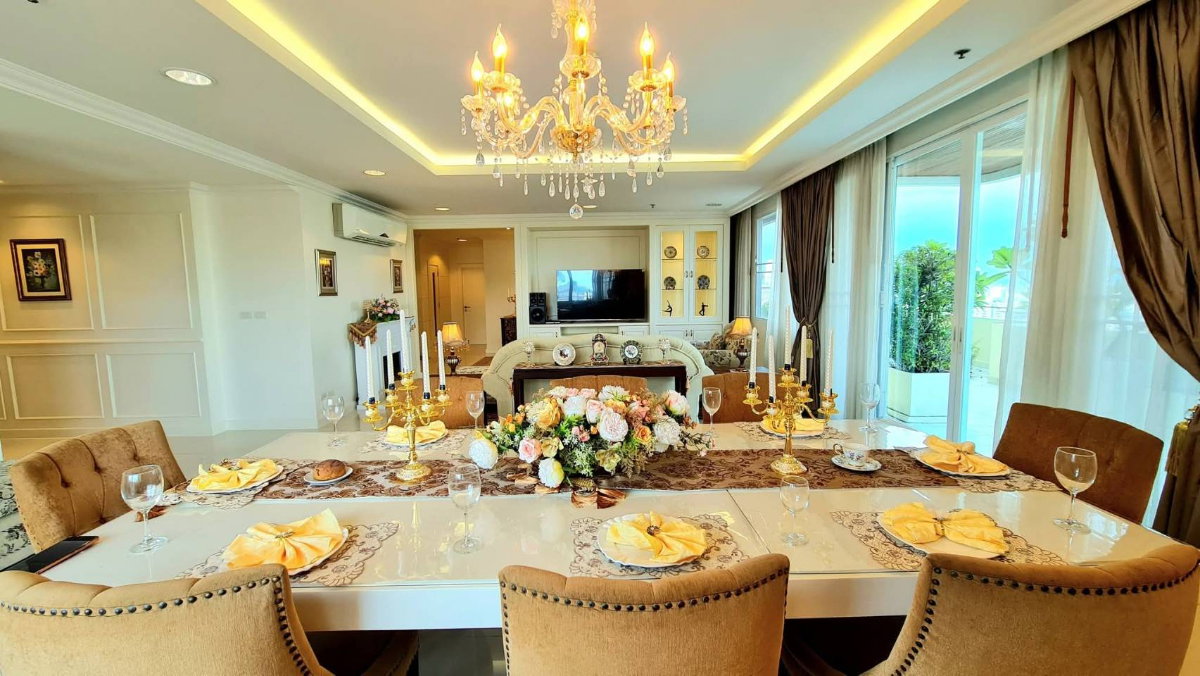 รูป Penthouse duplex for rent, 22nd-23rd floor, Piyathip Place, Sukhumvit 39.  - รูปที่ 5/15