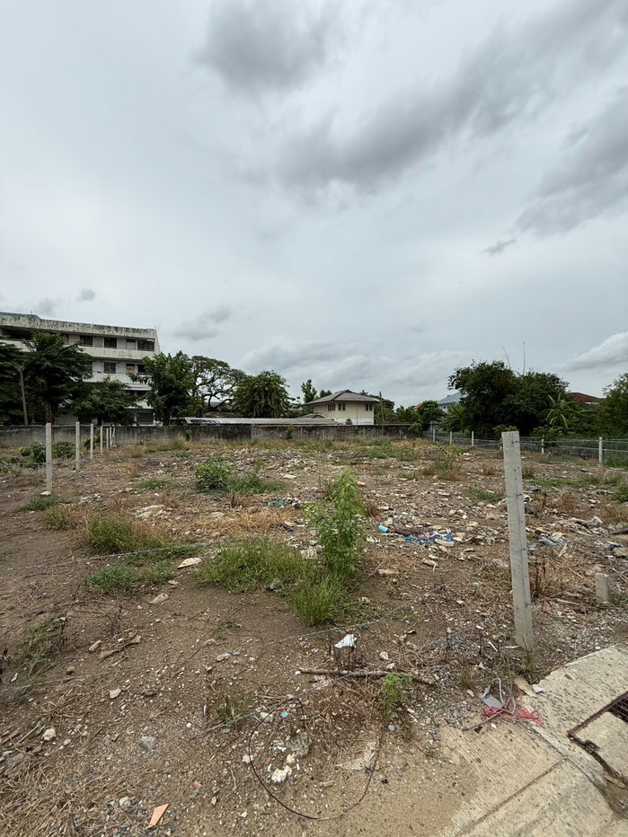 รูป 🏠 ขายที่ดิน : ที่ดิน 3 แปลงติดกัน ซอยนวลจันทร์ 56 รหัสทรัพย์ | 📌LNP-H1092 - รูปที่ 9/9