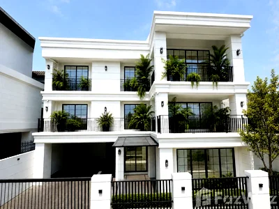 Houses for sale J Avenue Thonglor : 6 Bedroom House for sale in Phra Khanong Nuea, Bangkok  6566579