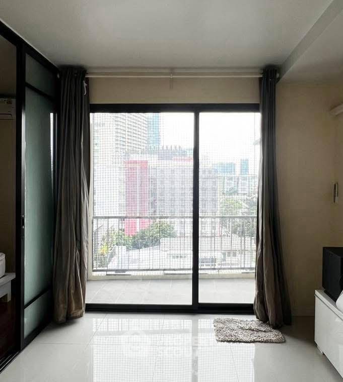 picture Near BTS Asoke 100m | 1-BR 36 Sqm Condo @ Le Cote Sukhumvit 14 (ID 2912532) - 2/8