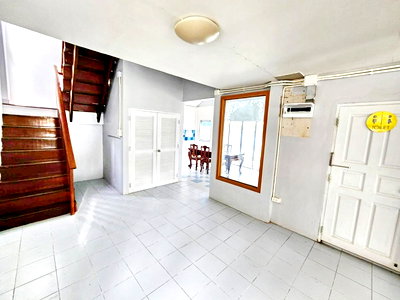 Houses for rent Chatuchak : Soi Prachachuen 1-8 KMUTNB 4.5 km. Saphan 99 450 m. 2-story detached house, 3-4 bedrooms, MRT Bang Son 1.5 km. 60 sq m. 200 sq m. Bang Sue 2 Nam