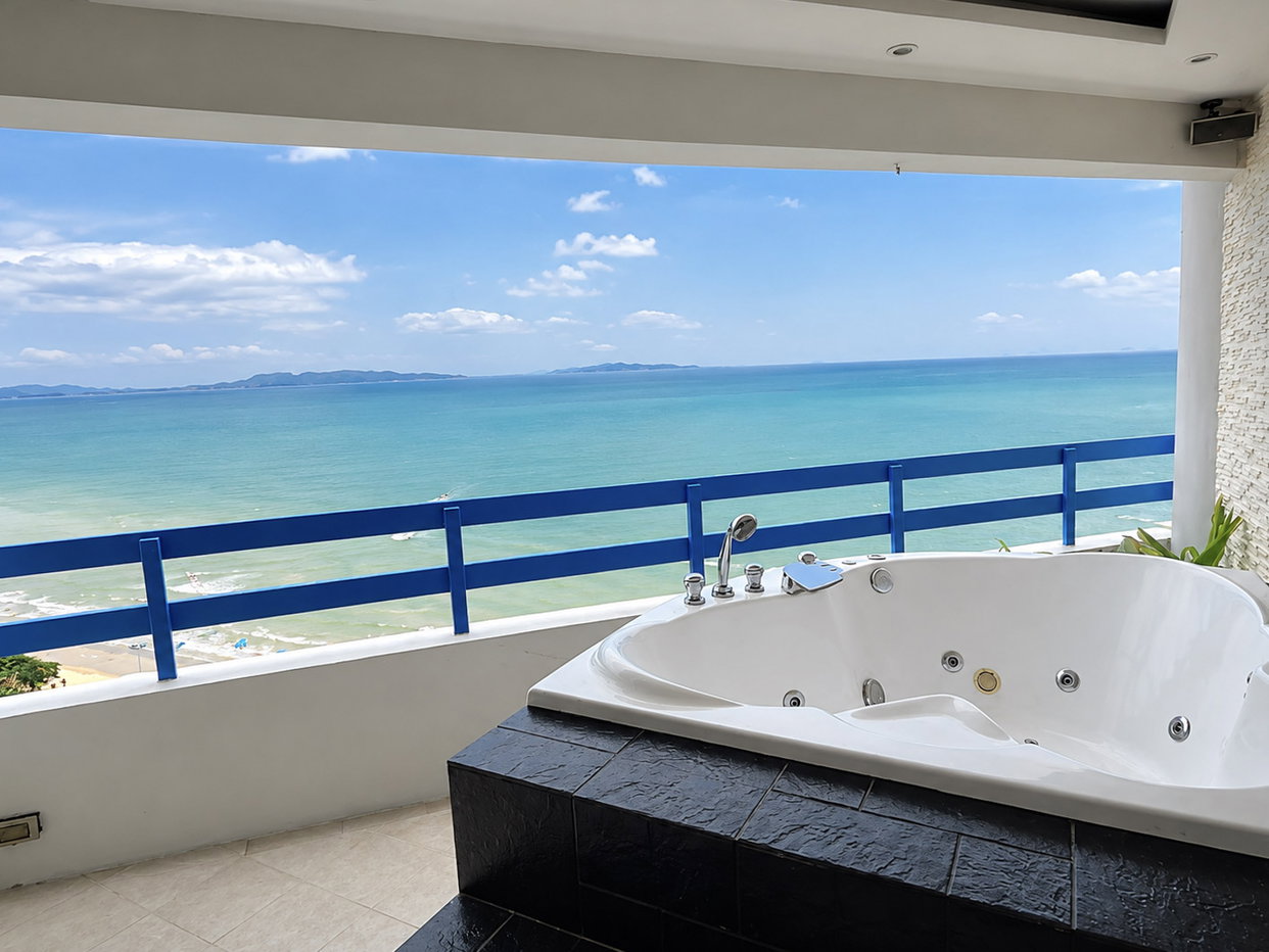 รูป Jomtien Plaza Condotel Luxury Duplex Penthouse for Sale - รูปที่ 1/19