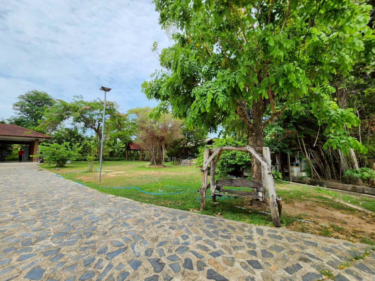 รูป ขายที่ดินพร้อมบ้านไม้สัก สไตล์รีสอร์ท เนื้อที่ 6:2:88ไร่ - รูปที่ 14/38