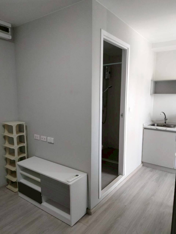 รูป ให้เช่าcondo plum condo interchange ram60 อยู่บนสุดชั้น8 วิวถนนไม่มีตึกบัง 23ตรม. ใกล้รถไฟฟ้าสถานีแยกลำสาลี - รูปที่ 3/11