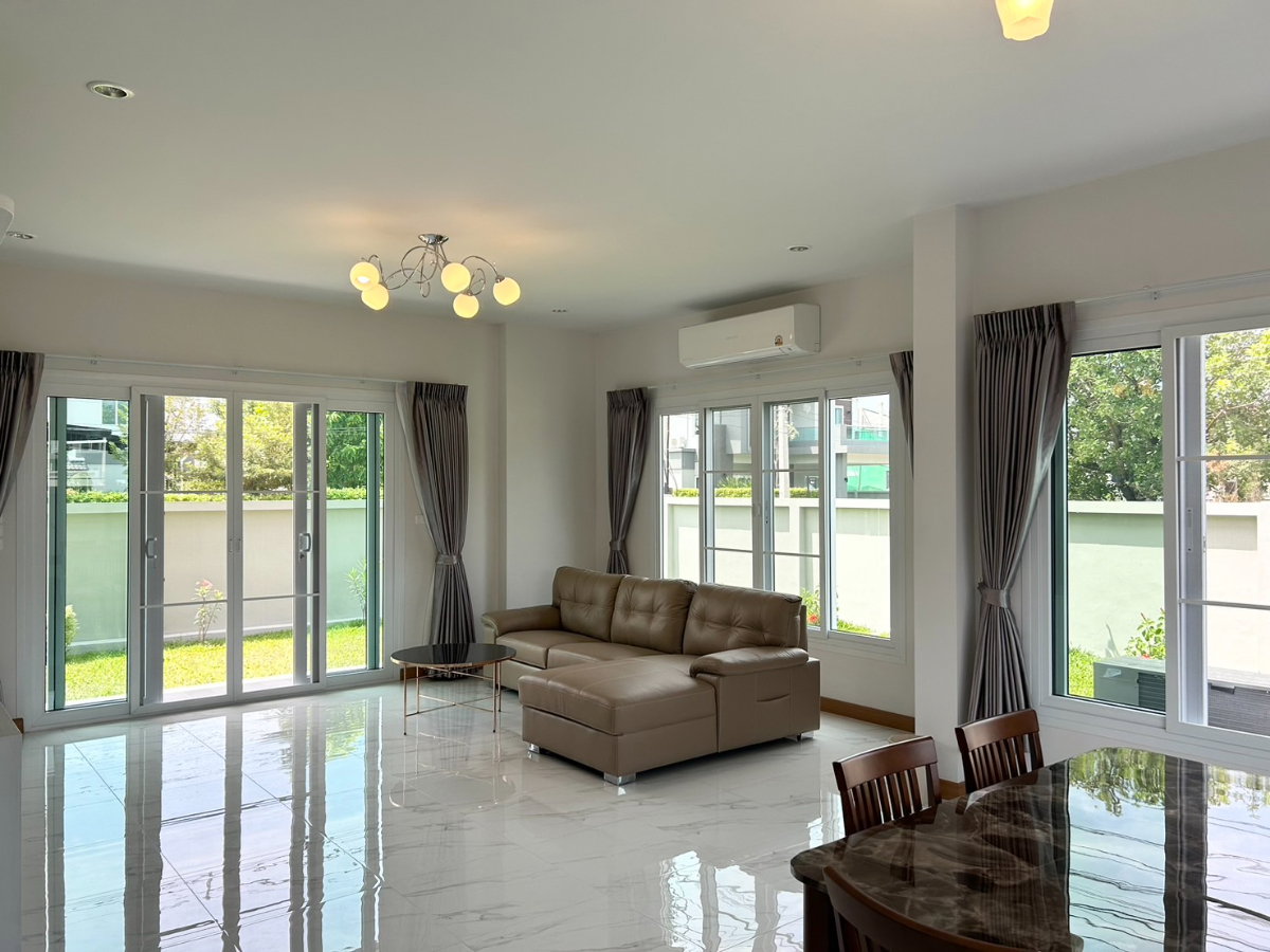 รูป For Rent 👉 Luxury 2-Storey House | ให้เช่าบ้านเดี่ยว 2 ชั้น พร้อมคลับเฮ้าส์และสระว่ายน้ำ - รูปที่ 4/12