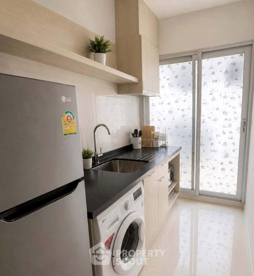 รูป คอนโด 1 ห้องนอน ขาย Rhythm Sathorn ใกล้ BTS สะพานตากสิน 300 ม. (ID 3093467) - รูปที่ 6/7