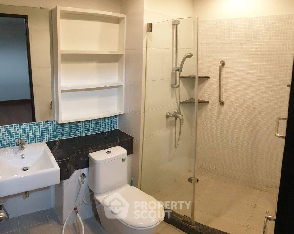 picture 1-BR Condo At Diamond Ratchada City Plus, Tower C Near MRT Huai Khwang (400m) (ID 390658) - 1/3