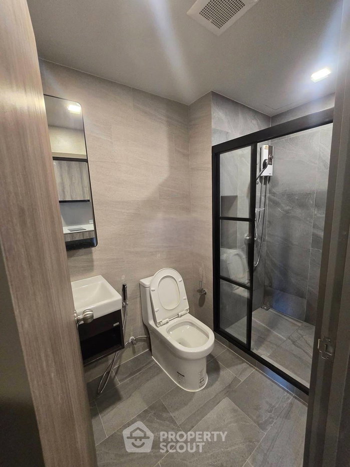 picture Pet-Friendly 1-BR Condo, Metris District Ladprao, 200m to MRT Lat Phrao (ID 3081293) - 3/6