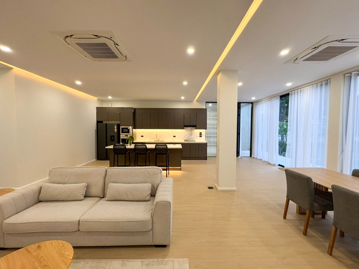 picture Luxury Single-Storey Pool Villa for Sale - 3/22