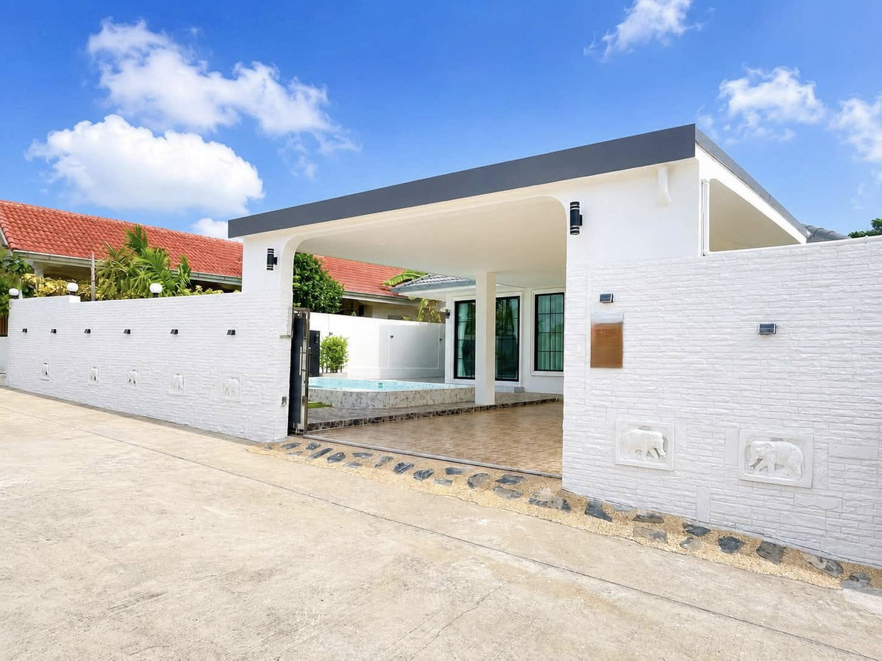 รูป Luxury Pool Villa for Sale Khao Noi East Pattaya - รูปที่ 25/26