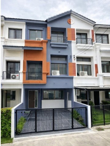 ทาวน์โฮมหรู 3 ชั้น 4 นอน 5 น้ำ ทำเลรัชดา-เหม่งจ๋าย ใกล้รร.นานาชาติรีเจ้นท์กรุงเทพ 450 ม.สถานทูตลาว เหมาะสำหรับอยู่อาศัย โฮมออฟฟิศ พร้อมสวน