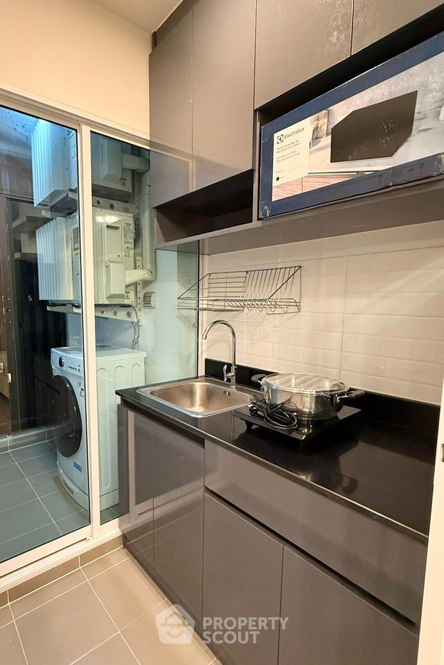 picture Well-Priced 1-BR Condo at Regent Home Bangna, 31st Floor Near BTS Bang Na (ID 3097131) - 4/6