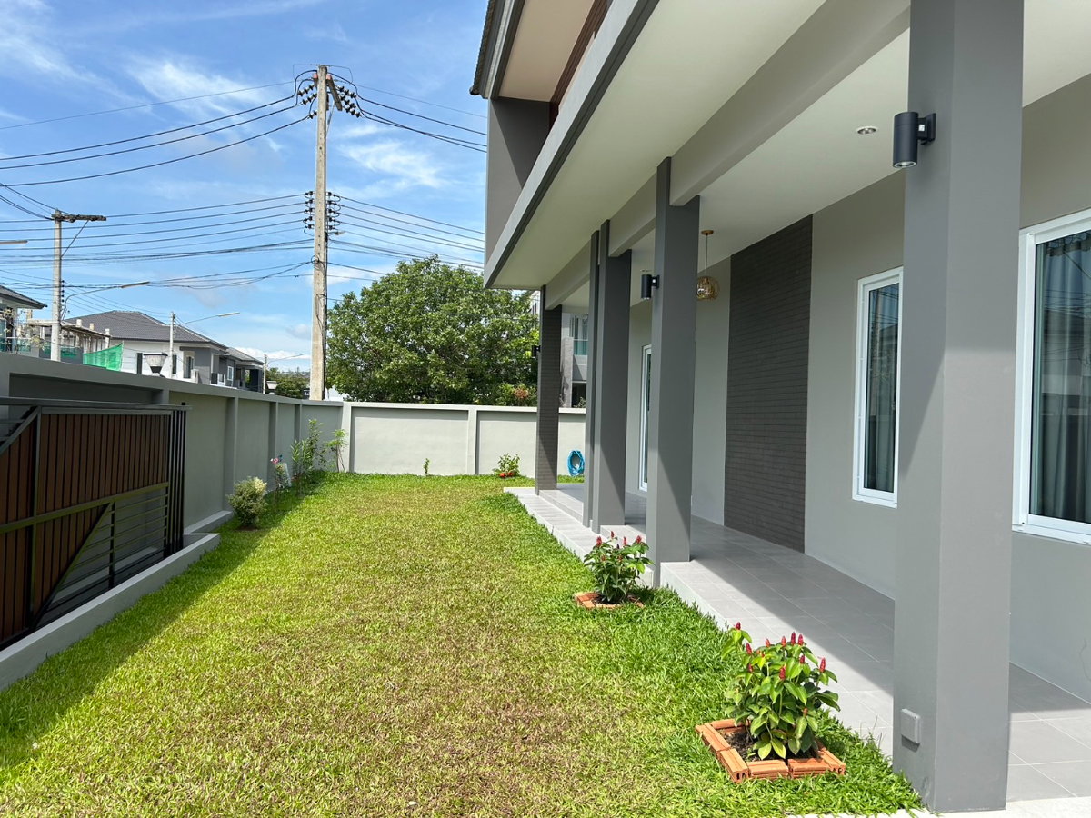 รูป For Rent 👉 Luxury 2-Storey House | ให้เช่าบ้านเดี่ยว 2 ชั้น พร้อมคลับเฮ้าส์และสระว่ายน้ำ - รูปที่ 2/12