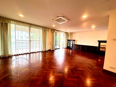 Condos for rent : [FOR RENT] Ruamrudee Penthouse – Ultra-Spacious 3 Bed 3 Bath (295.13 sq.m.) with Massive Balcony near BTS Phloen Chit
