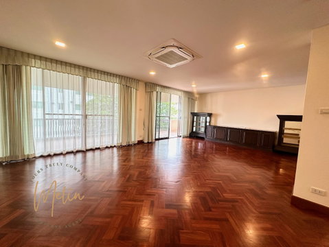 [FOR RENT] Ruamrudee Penthouse – Ultra-Spacious 3 Bed 3 Bath (295.13 sq.m.) with Massive Balcony near BTS Phloen Chit