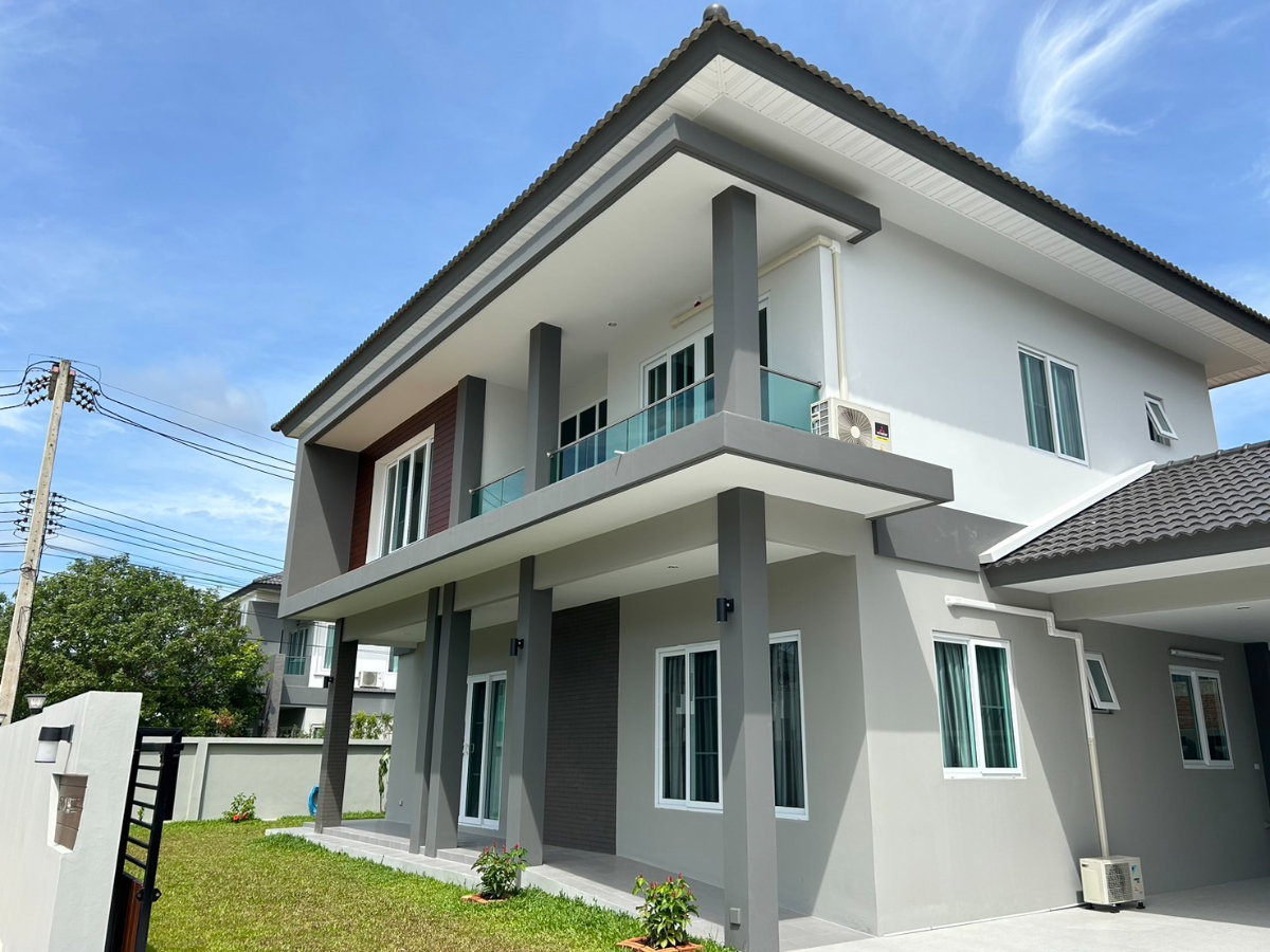 รูป For Rent 👉 Luxury 2-Storey House | ให้เช่าบ้านเดี่ยว 2 ชั้น พร้อมคลับเฮ้าส์และสระว่ายน้ำ - รูปที่ 1/12