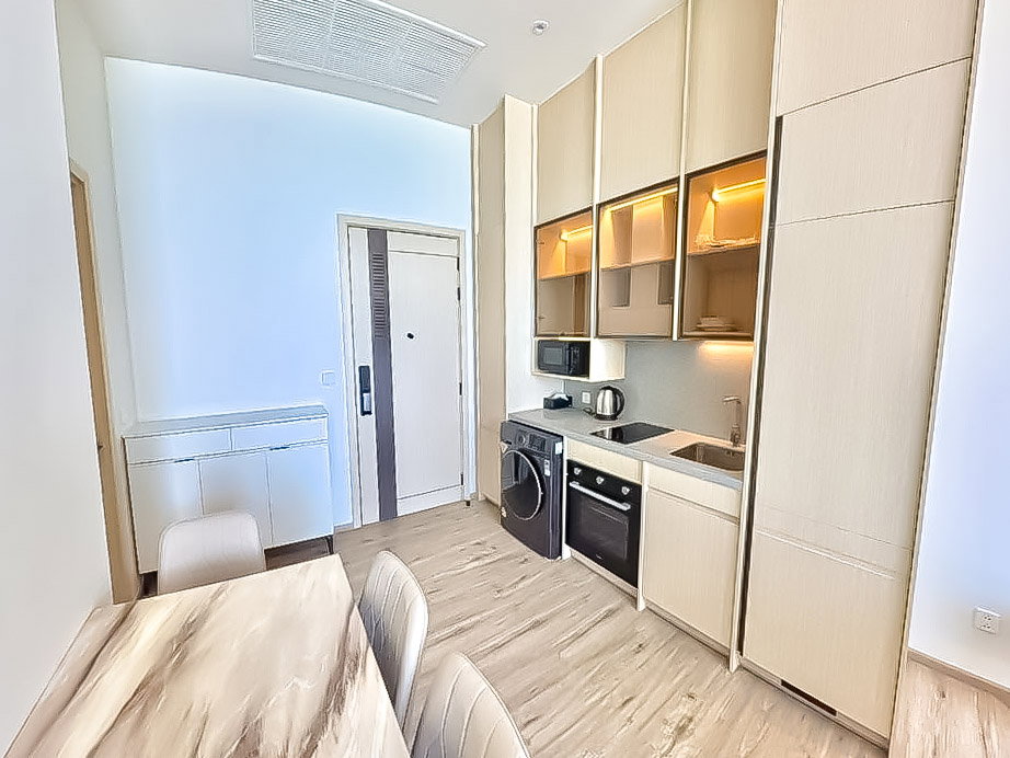 picture AROM WONGAMAT Condo for Rent Studio High Floor Sea View - 4/9