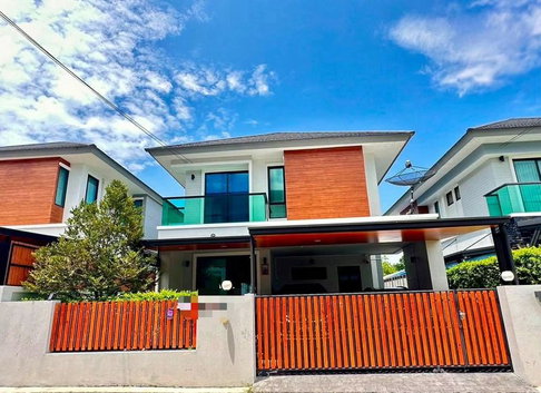 Quality detached houses at Milano Town Sriracha: prime location with convenient transportation.