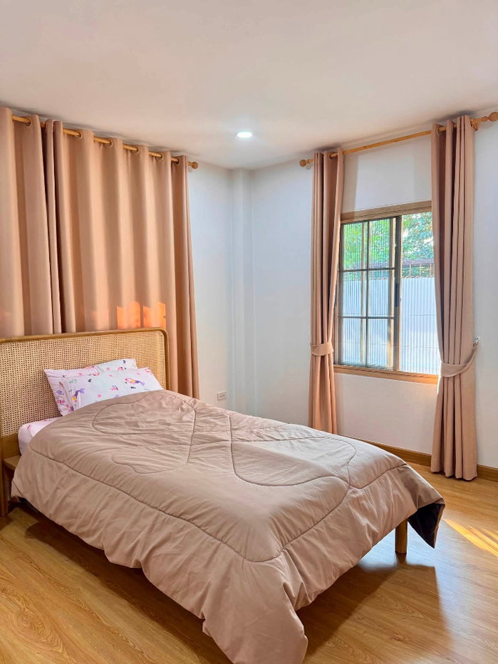 รูป 🏡 ให้เช่าบ้านเดี่ยว 1 ชั้น พร้อมเฟอร์นิเจอร์ครบ เดินทางสะดวกทำเลดีมาก ใกล้ 89 พลาซ่า , โรงเรียนนานาชาติ , 7-11 , Lotus's และ อื่นๆอีกมากมาย - รูปที่ 13/17