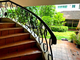 คอนโดให้เช่า : ให้เช่า Ruamrudee Penthouse (ร่วมฤดี เพนท์เฮ้าส์) 3 นอน 3 น้ำ ใหญ่พิเศษ 295.13 ตร.ม. ระเบียงกว้างมาก วิวโล่ง ใกล้ BTS เพลินจิต
