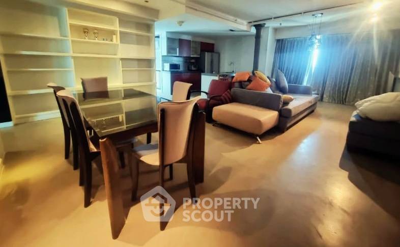 รูป คอนโด High-Floor 2 ห้องนอน 145 ตร.ม. Urbana Langsuan ใกล้ BTS ราชดำริ 400 ม. (ID 3092703) - รูปที่ 2/4